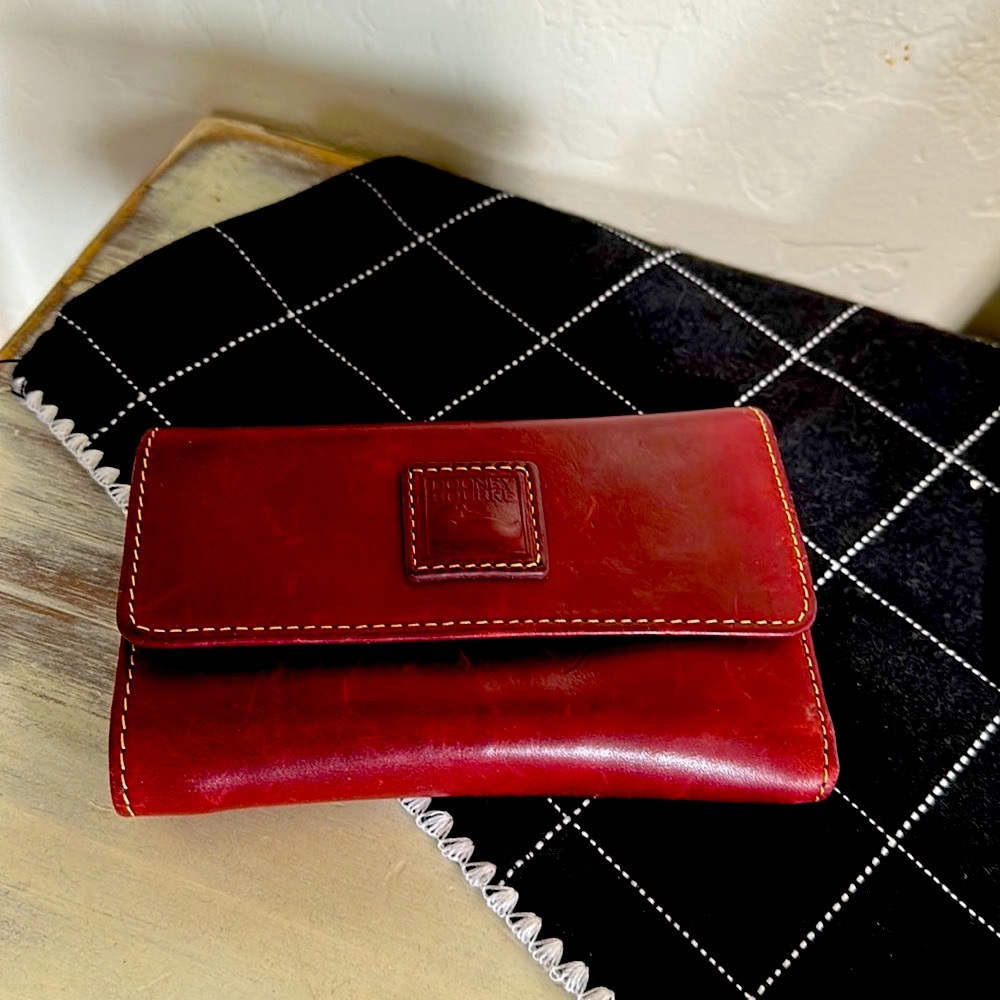 Dooney and Bourke florentine wallet